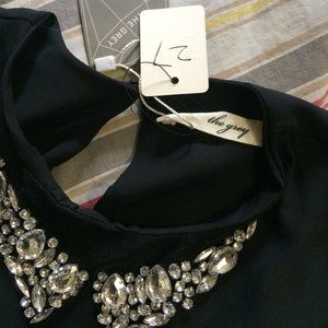 Diamond Collar Silky Sleeveless Shirt